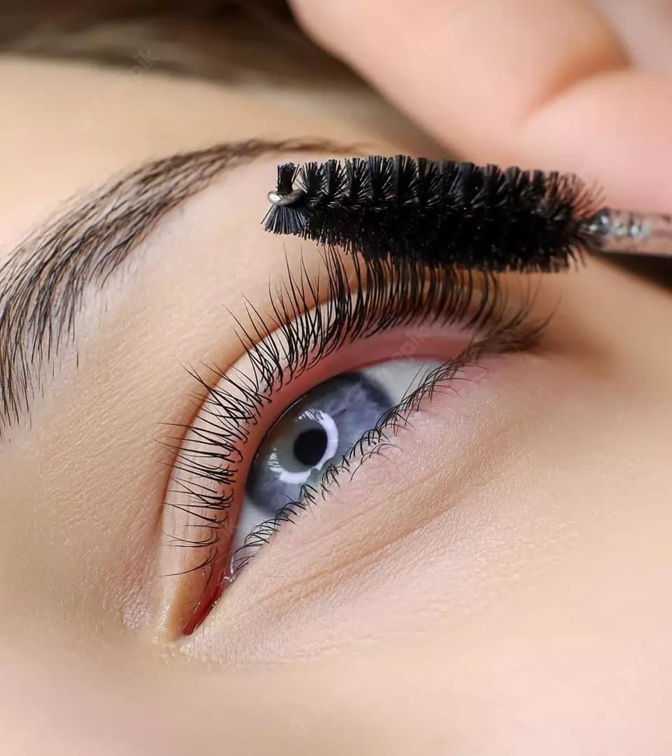 toronto eyelash lift keratin lift being applied on woman