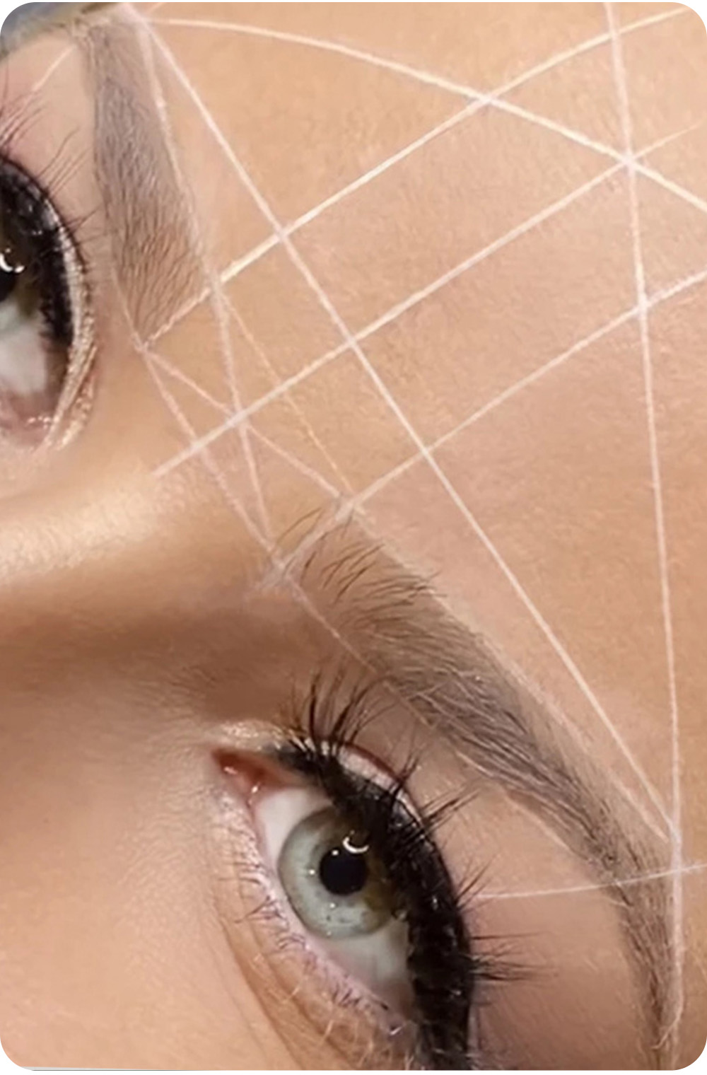 Brow mapping process by Iconbrows